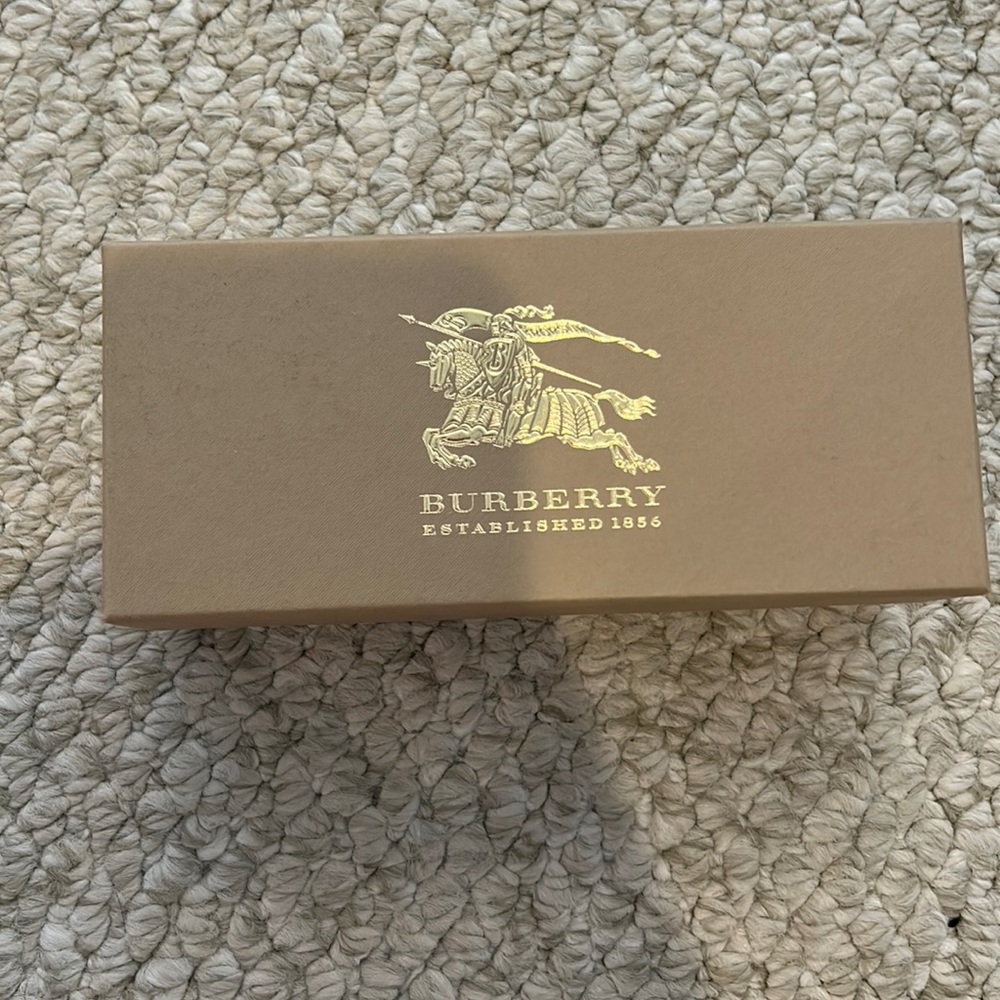 Burberry glasses case, box, wipe
